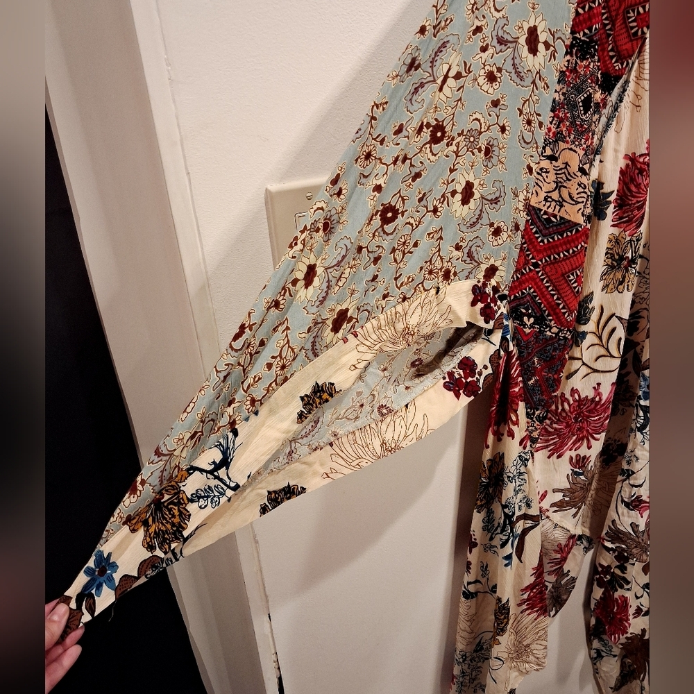 Umgee Size S/M Floral Boho Kimono Outfit Topper - Picture 2 of 6